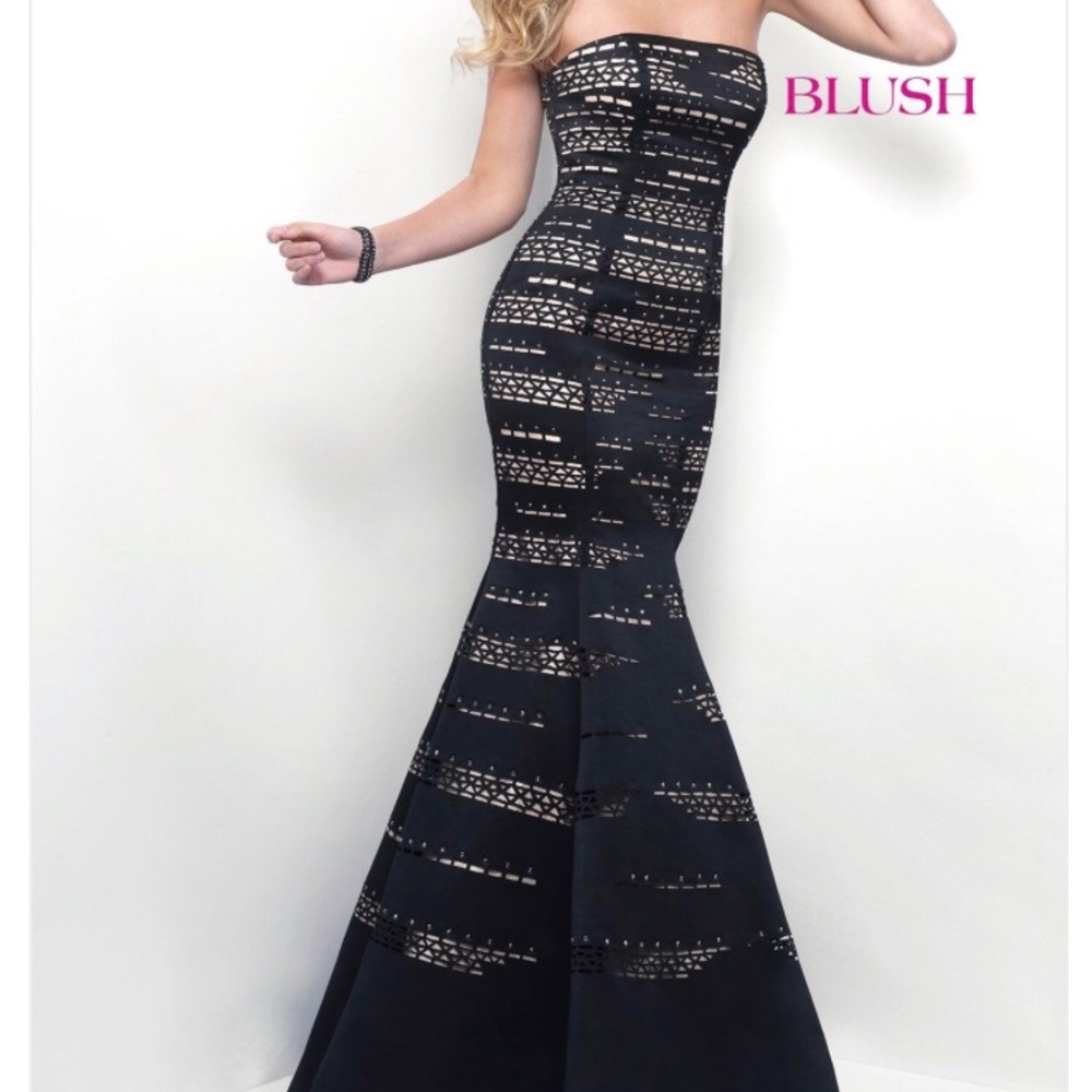 Black and Gold Mermaid Style Prom Dress.Worn once.